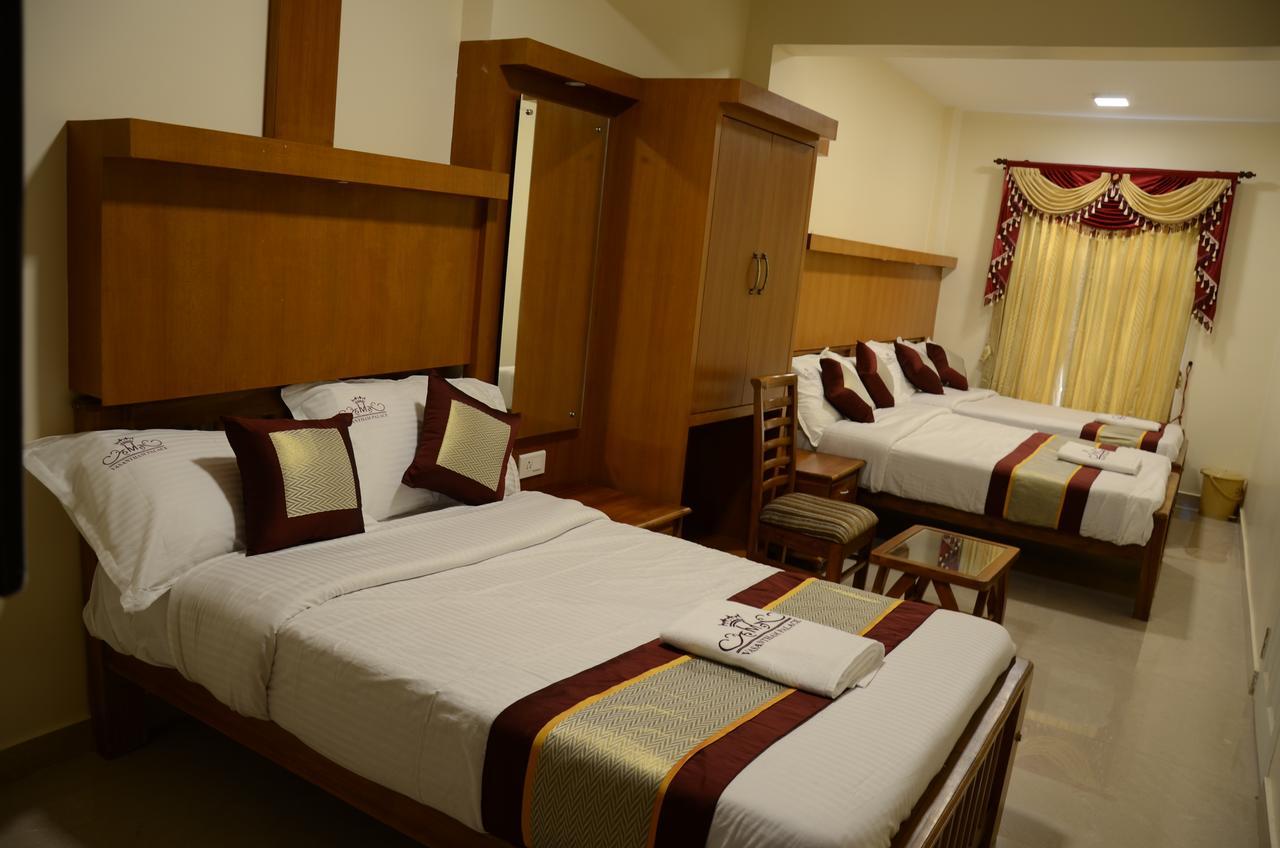 Hotel Vasantham Palace Ooty Bagian luar foto